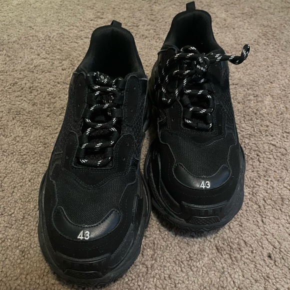 Balenciaga Triple S All Black – Size [10] - Picture 1 of 6